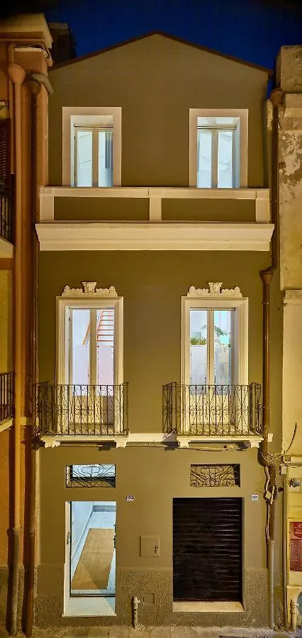 Right House - Indipendent In Characteristic Marina District Apartment Cagliari